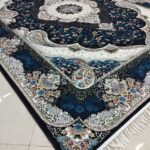 فرش سوگند سرمه ای 700 شانه تراکم 2550 ساده هشت رنگ