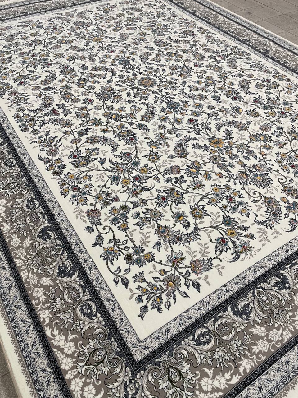 Carpet, 700 comb density, 2550, simple Avesta spray design, cream, nine colors