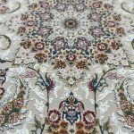 فرش بهشت کرم حاشیه سرمه ای ۱۲۰۰ شانه تراکم ۳۶۰۰ برجسته پالت تبریز
