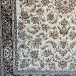 فرش بهشت کرم حاشیه سرمه ای ۱۲۰۰ شانه تراکم ۳۶۰۰ برجسته پالت تبریز