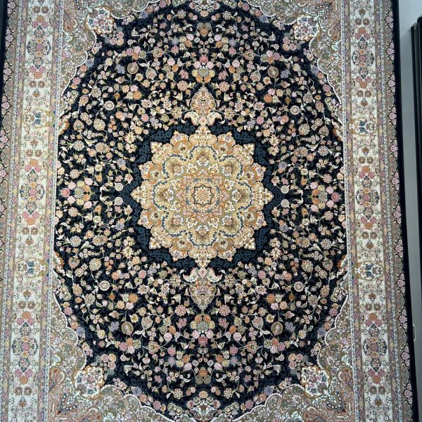 فرش اطلس سرمه ای ۱۲۰۰ شانه تراکم ۳۶۰۰ برجسته پالت تبریز