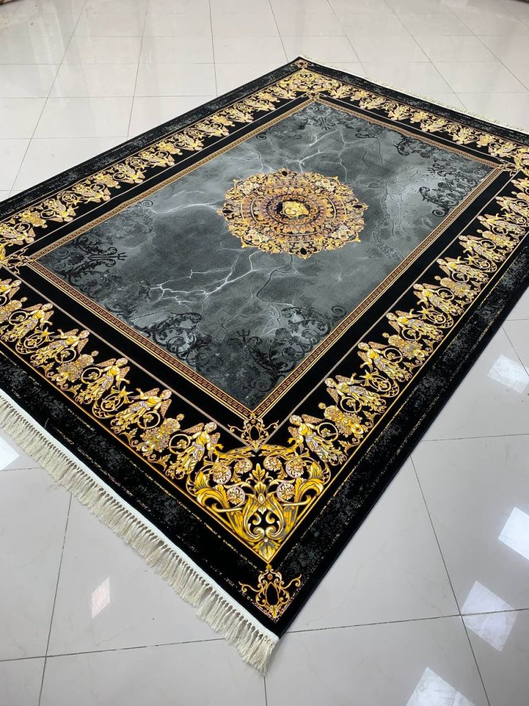 فرش ماشینی ۱۲۰۰ شانه طرح ورساچه با لچک دودی بدون برجستگی