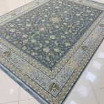 فرش ماشینی ۱۲۰۰ شانه طرح دلوین طوسی بدون برجستگی