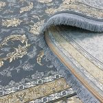 فرش ماشینی ۱۲۰۰ شانه طرح دلوین طوسی بدون برجستگی