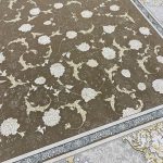 فرش ماشینی ۱۲۰۰ شانه طرح زرگل نسکافه ای گل برجسته