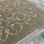 فرش ماشینی ۱۲۰۰ شانه طرح روناک نسکافه ای گل برجسته