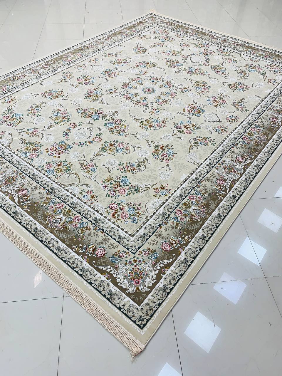 فرش ماشینی ۱۲۰۰ شانه طرح ترلان صدفی گل برجسته
